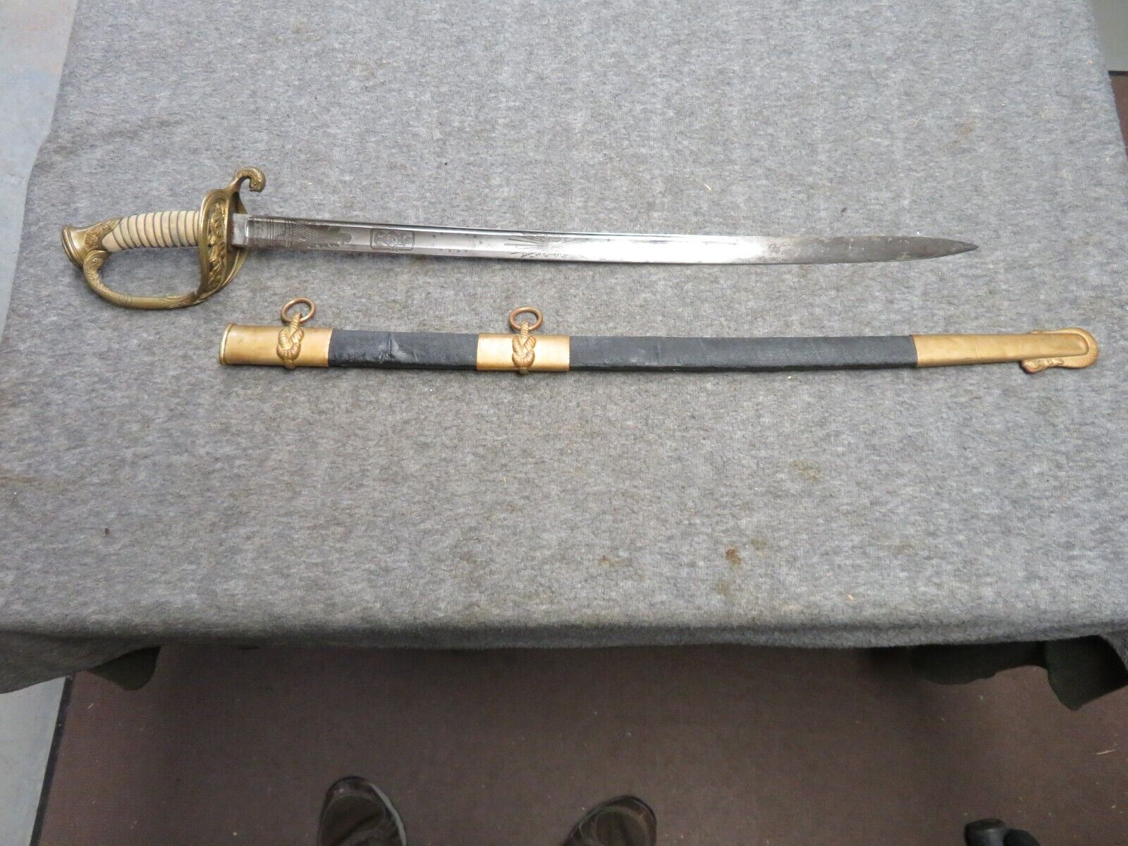 CIVIL WAR US NAVY MODEL 1852 OFFICER SWORD