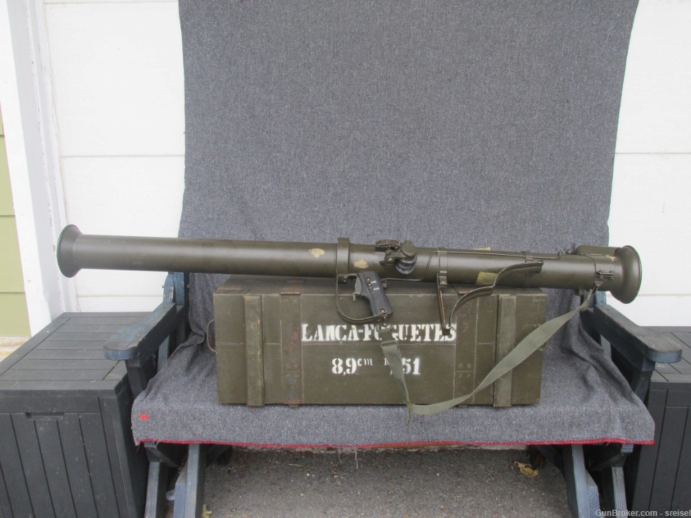 PORTUGUESE M51 ROCKET LAUNCHER W/CRATE