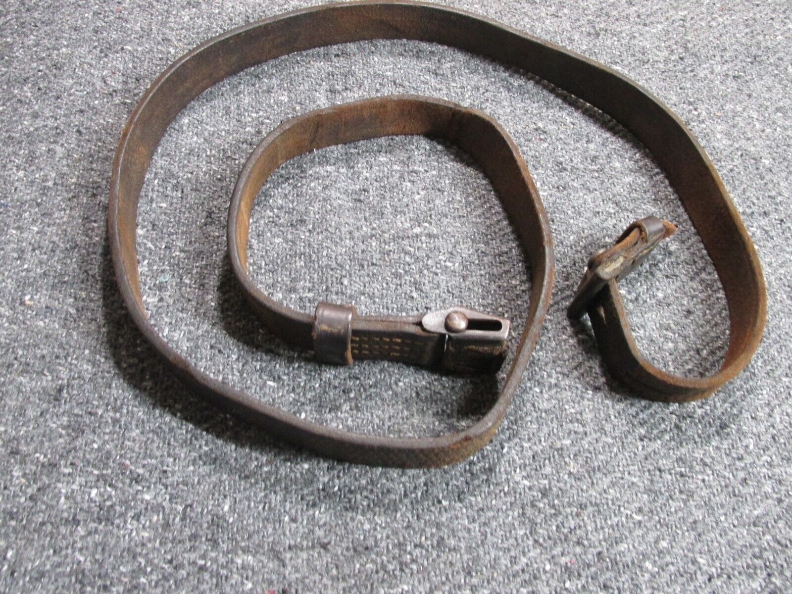 WWII GERMAN 98K MAUSER LEATHER RIFLE SLING