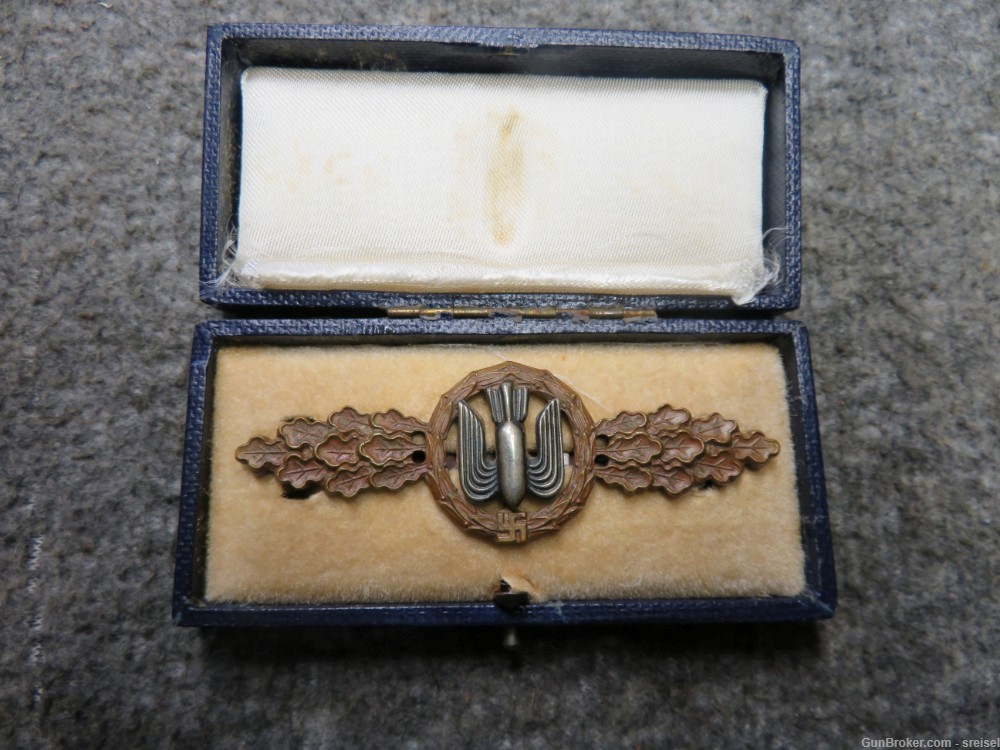 WWII GERMAN LUFTWAFFE BRONZE BOMBER FLYING CLASP W/ CASE