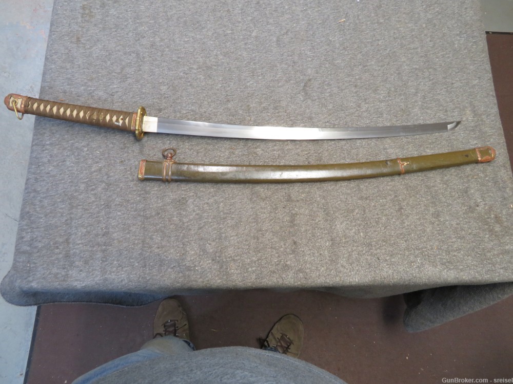 WWII JAPANESE ARMY OFFICER SHIN GUNTO SWORD W/ SCABBARD