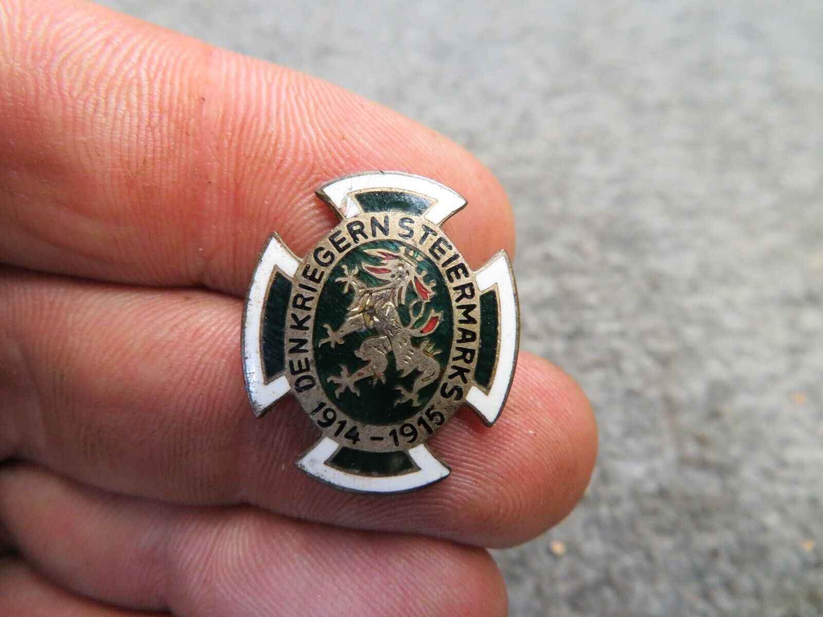 WWI GERMAN STEIERMARK VETERANS 1914-15 ENAMEL BADGE