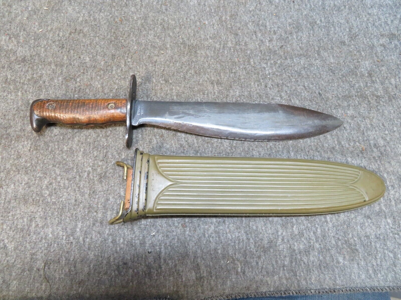 WWI US Model 1917 C.T. Bolo Knife – Plumb St. Louis 1918 with Rare Metal Scabbard 