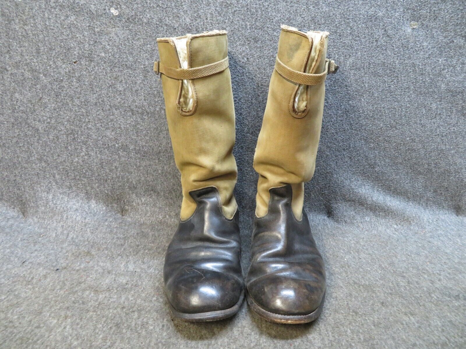 WWII British RAF 1939 Pattern Flying Boots – Fleece-Lined, Iconic Aviation Collectible