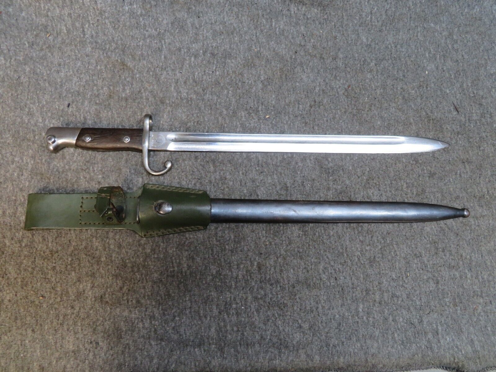 Rare Argentine Model 1909 Mauser Bayonet – First Variation, Matching Numbers, with Frog