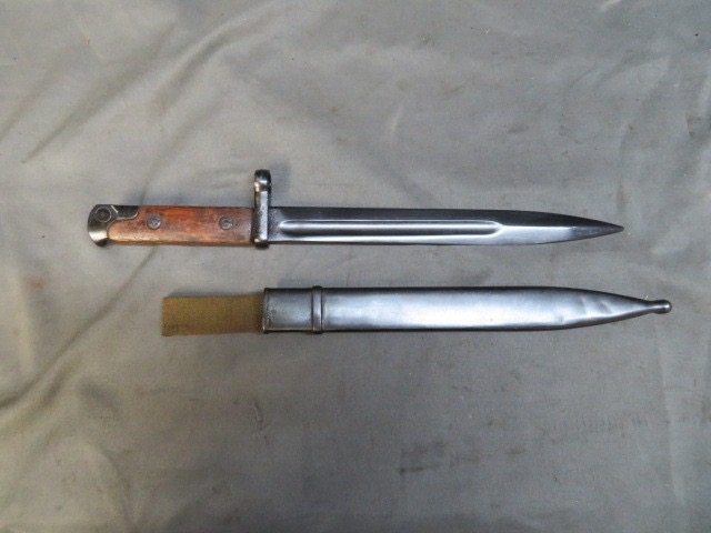 WWII Russian SVT-40 Tokarev Bayonet with Scabbard