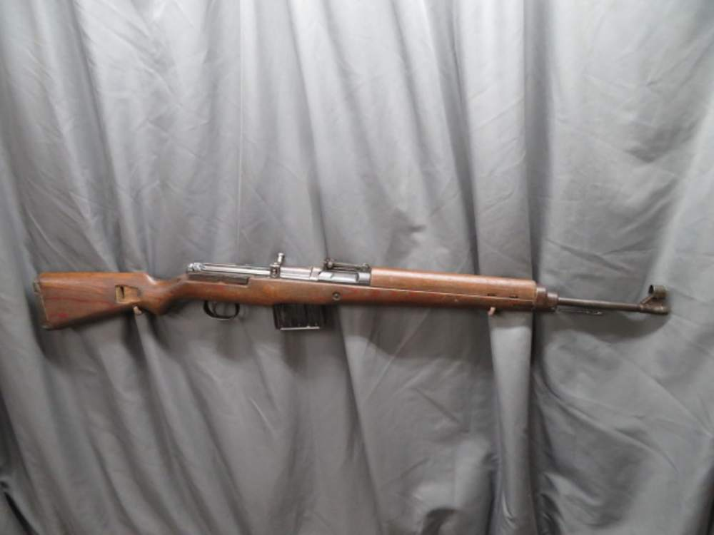 Right side profile of a WWII German Walther G43 semi-automatic rifle chambered in 7.92x57mm Mauser