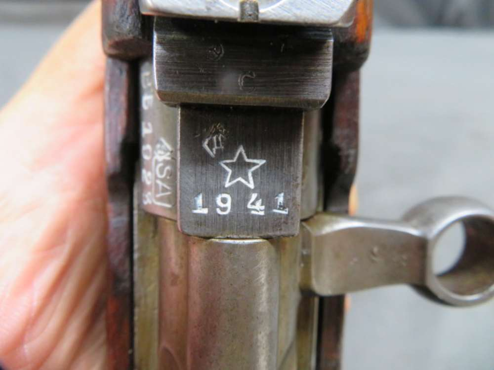 Tula Arsenal star and 1941 date stamp on the SVT-40 receiver