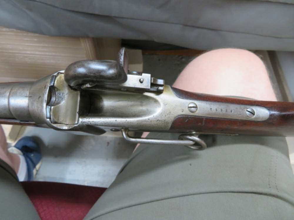 Close-up of the falling-block breech mechanism