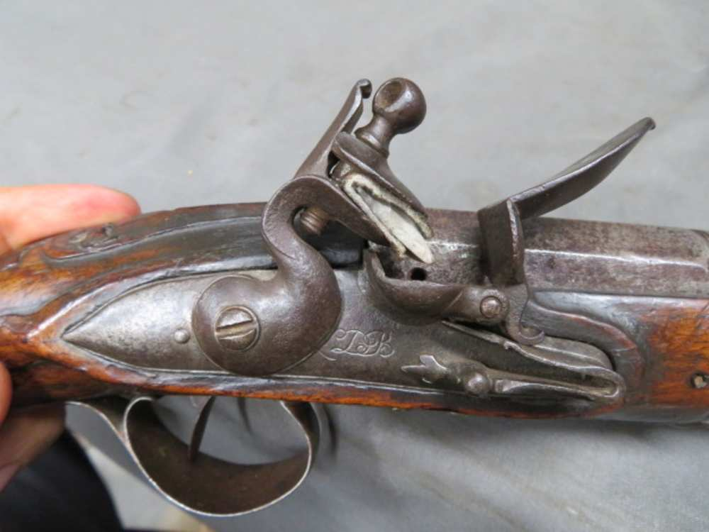 European Flintlock Duckbill Pistol, photograph 4